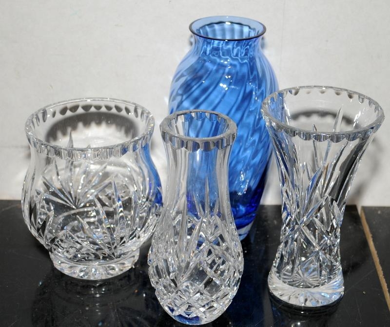 Large collection of cut glass lead crystal, including lidded jars, vases, bowls and an inkwell. 16 - Image 2 of 6