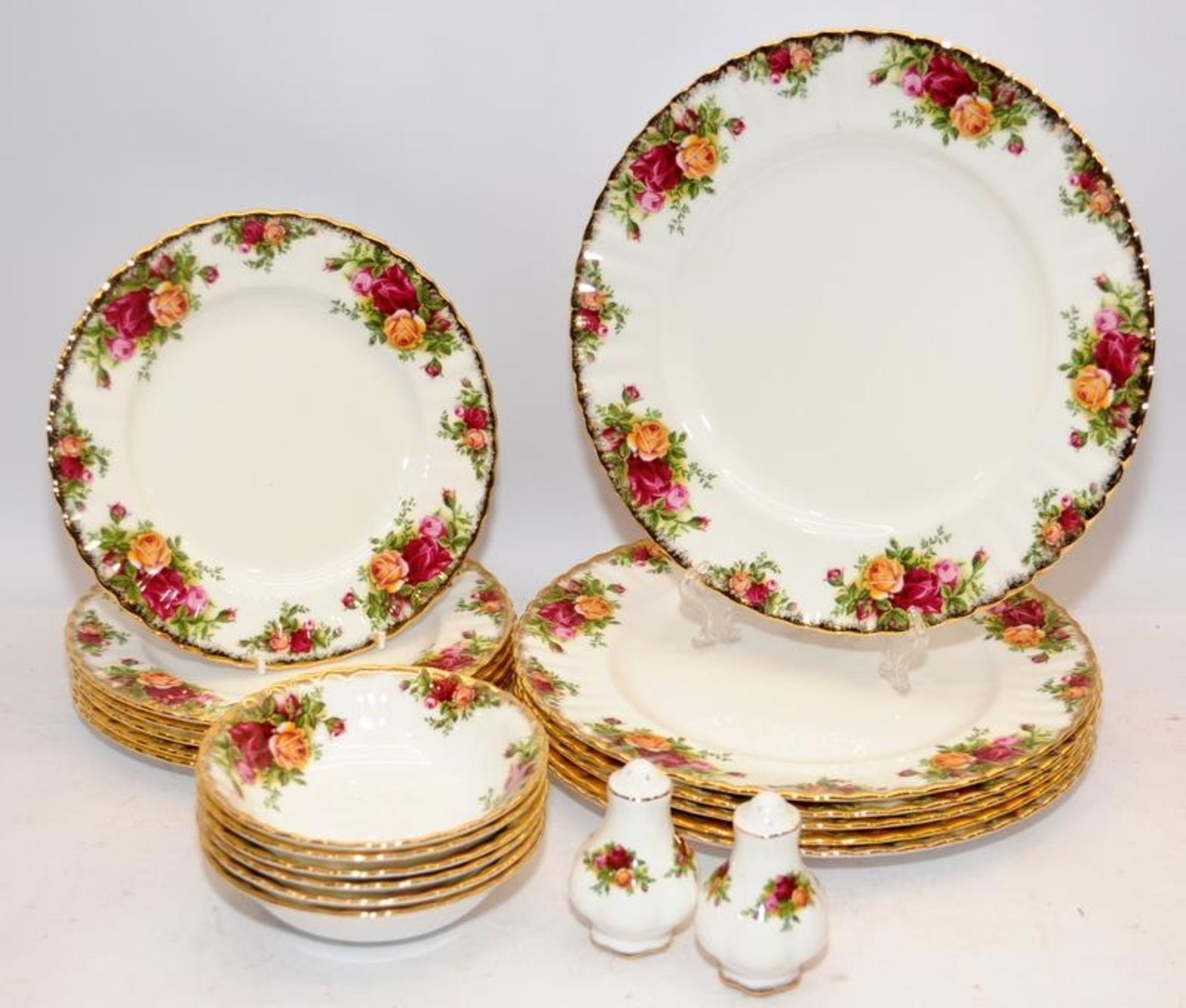 Royal Albert Old Country Roses dinner service comprising six each of 26cms dinner plates, 21cms side