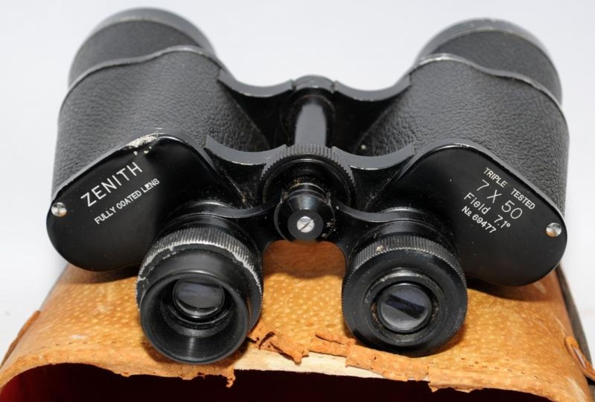 Three pairs of cased vintage binoculars - Image 3 of 4