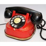 Vintage metal bodied Belgique Bell Telephone, made in Antwerp. Ref: RTT-56 A. Red painted body