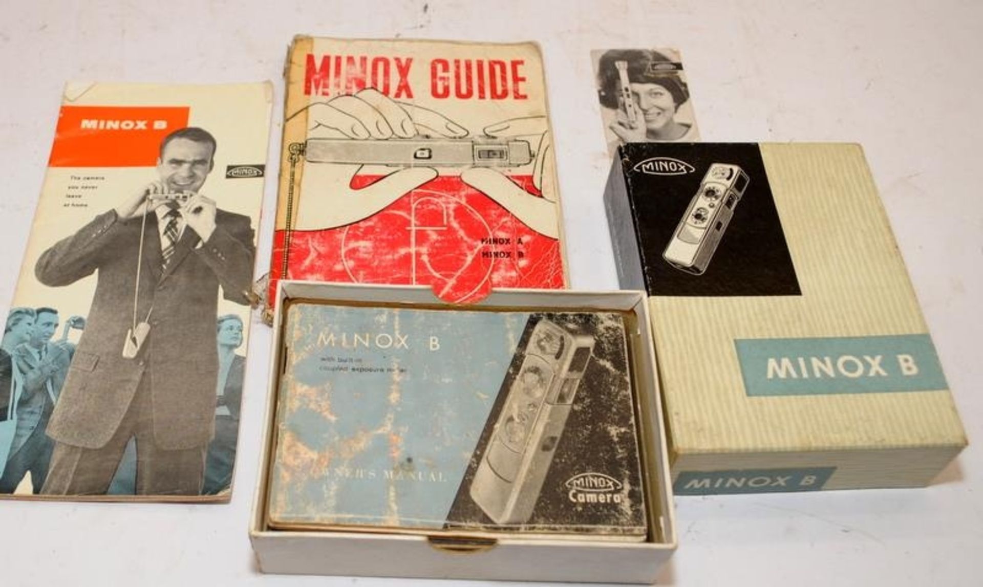 Vintage Minox B sub miniature spy camera. Rare in such good order complete in original box with - Image 5 of 7
