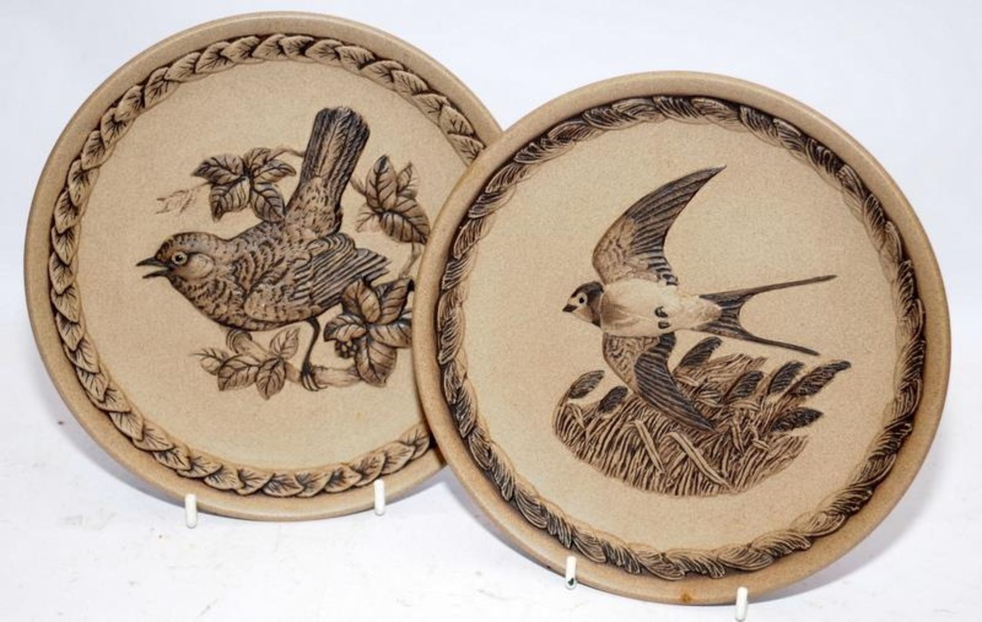 A collection of Poole Pottery stoneware cabinet plates featuring British garden birds, eash plate - Image 6 of 7