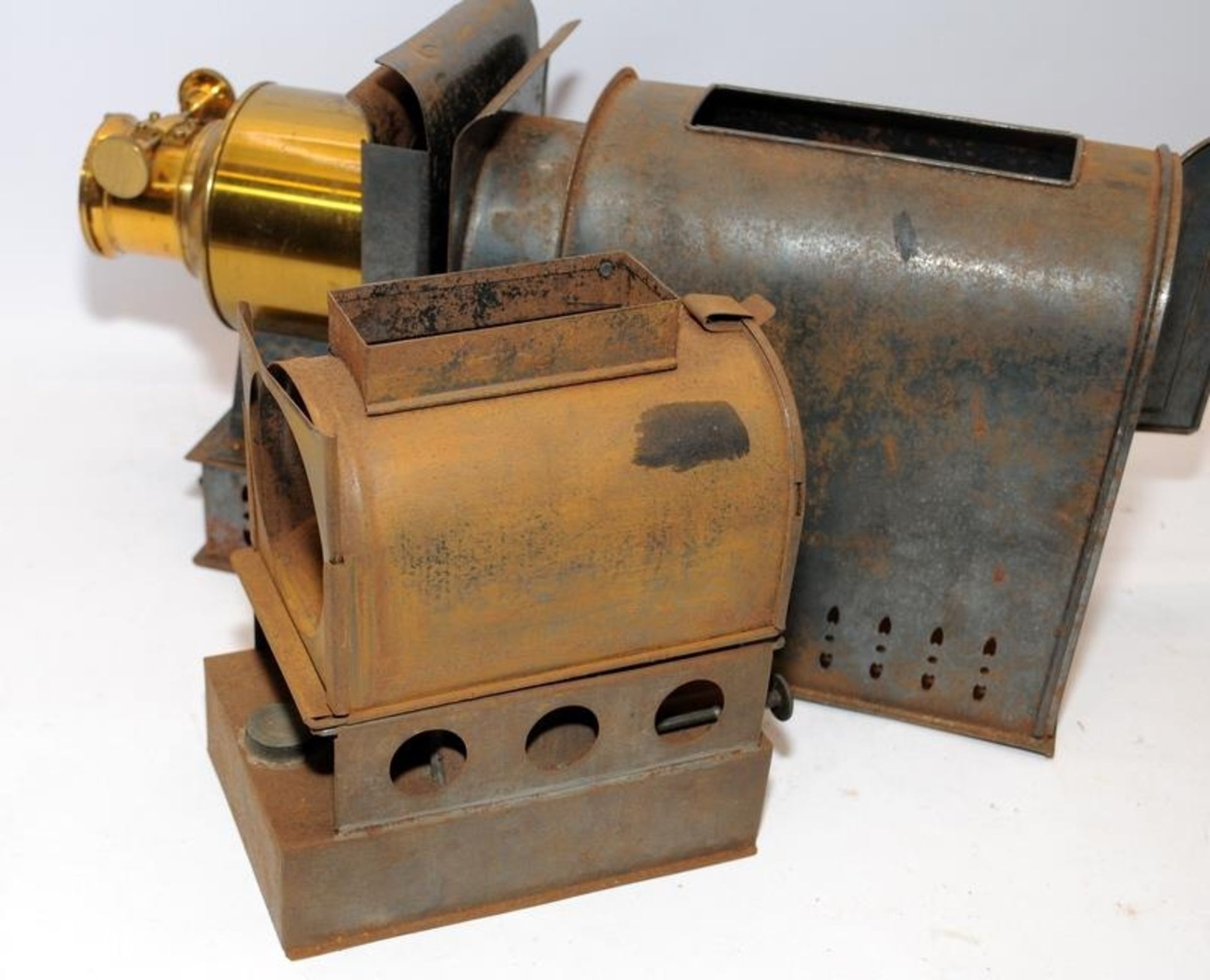 Antique Magic Lantern by Optimus of London in wooden case, includes original burner - Image 3 of 7