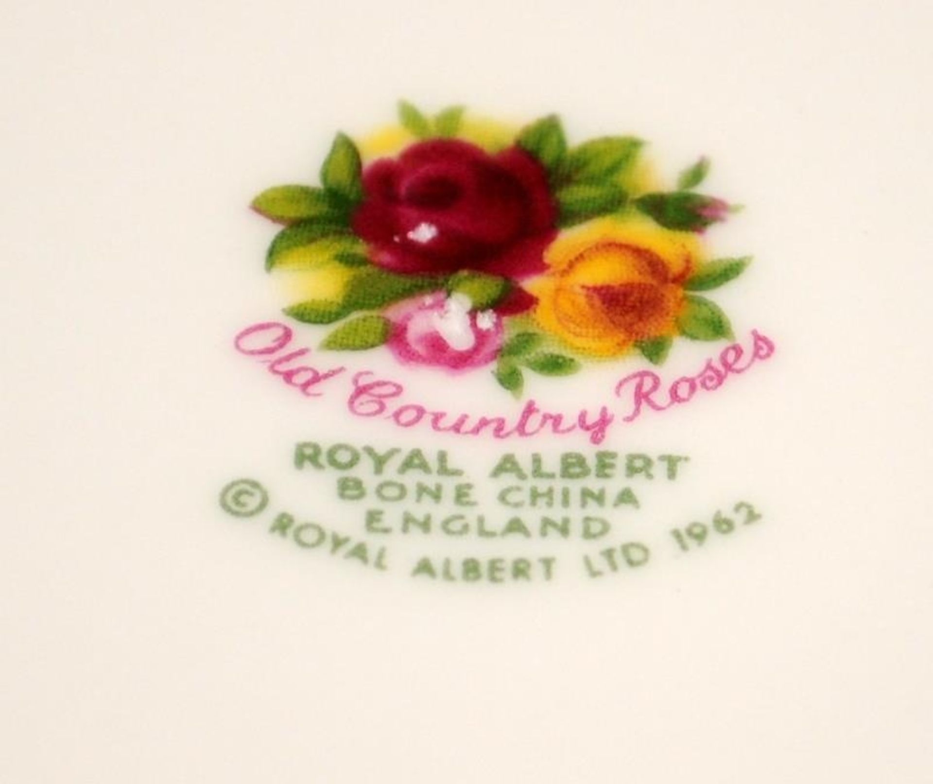 Royal Albert Old Country Roses dinner service comprising six each of 26cms dinner plates, 21cms side - Image 4 of 4