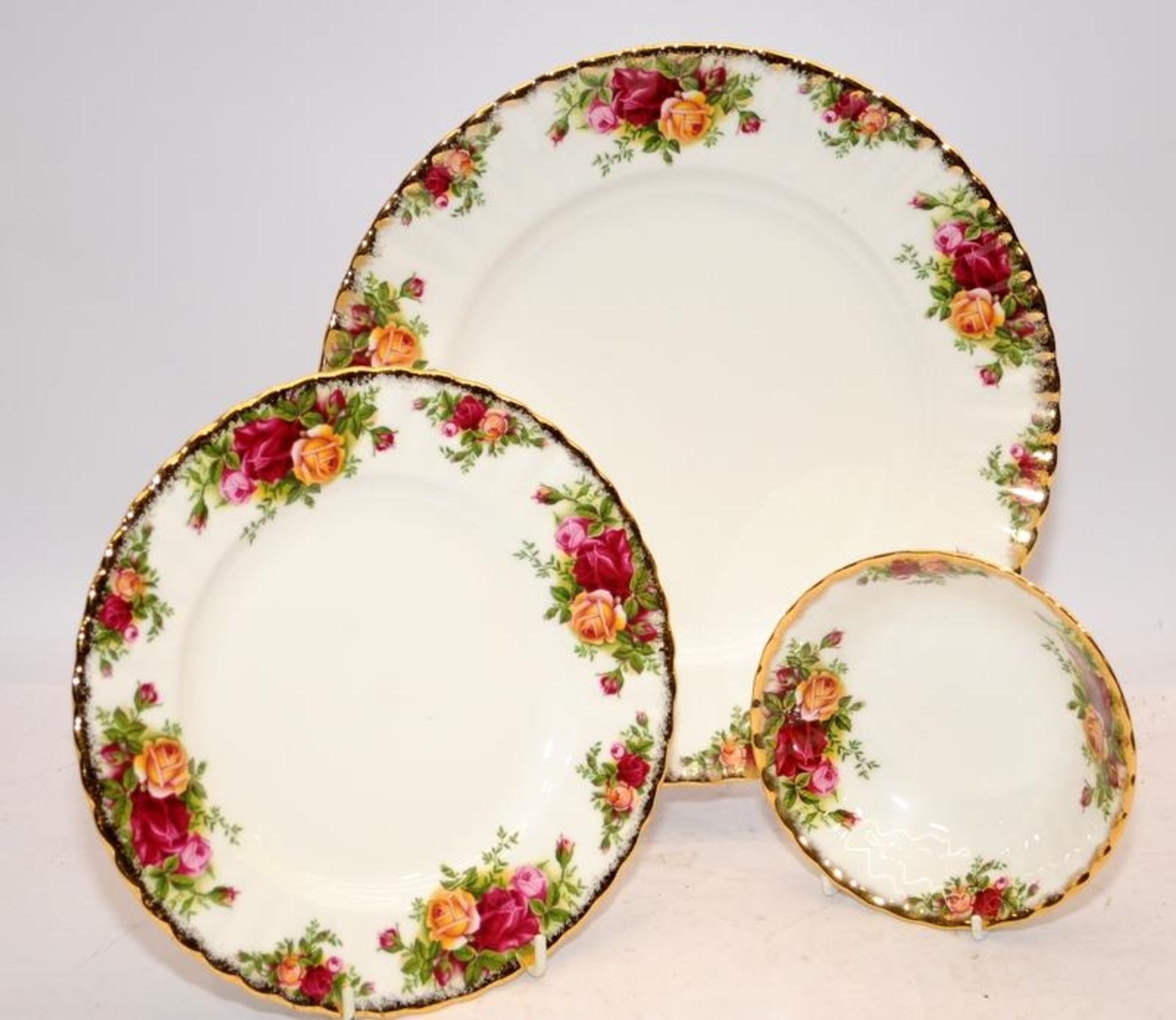 Royal Albert Old Country Roses dinner service comprising six each of 26cms dinner plates, 21cms side - Image 2 of 4