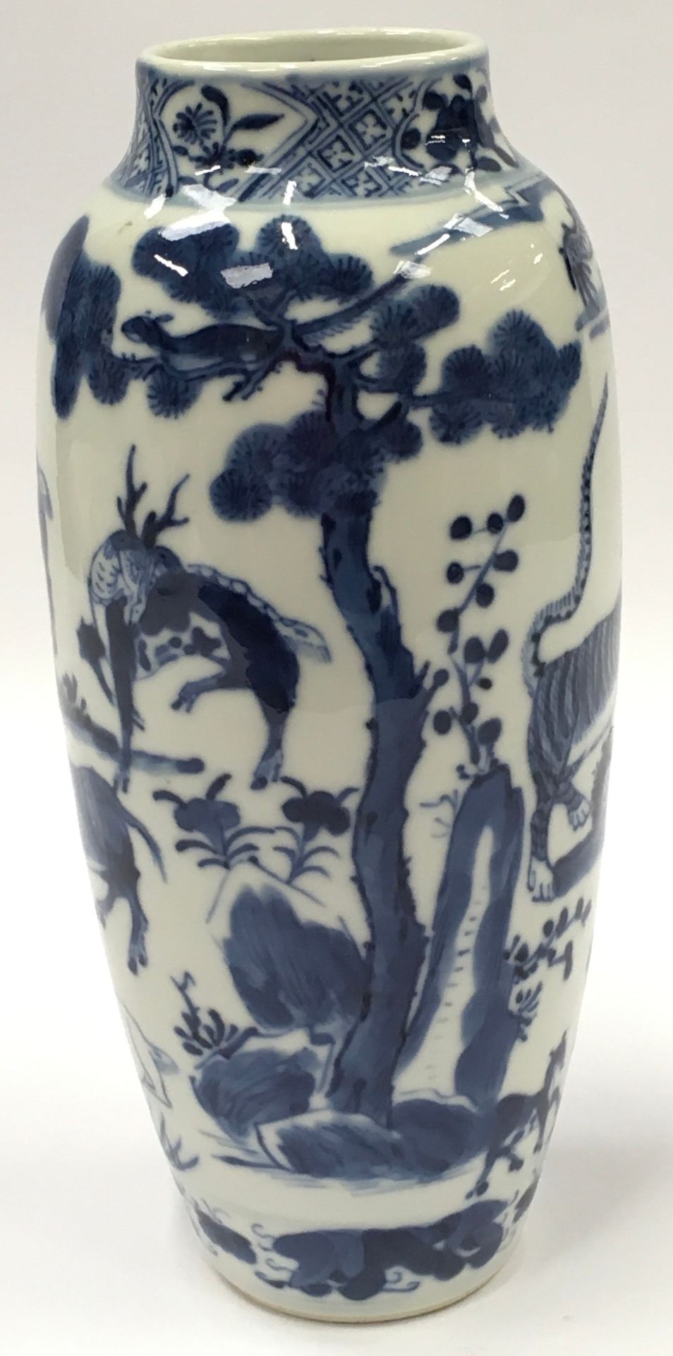 Possible 19th Century Chinese oriental blue and white porcelain vase decorated with images of - Image 5 of 7