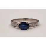 Sapphire approx 1.00ct with diamond shoulders in 18ct white gold ring Size S