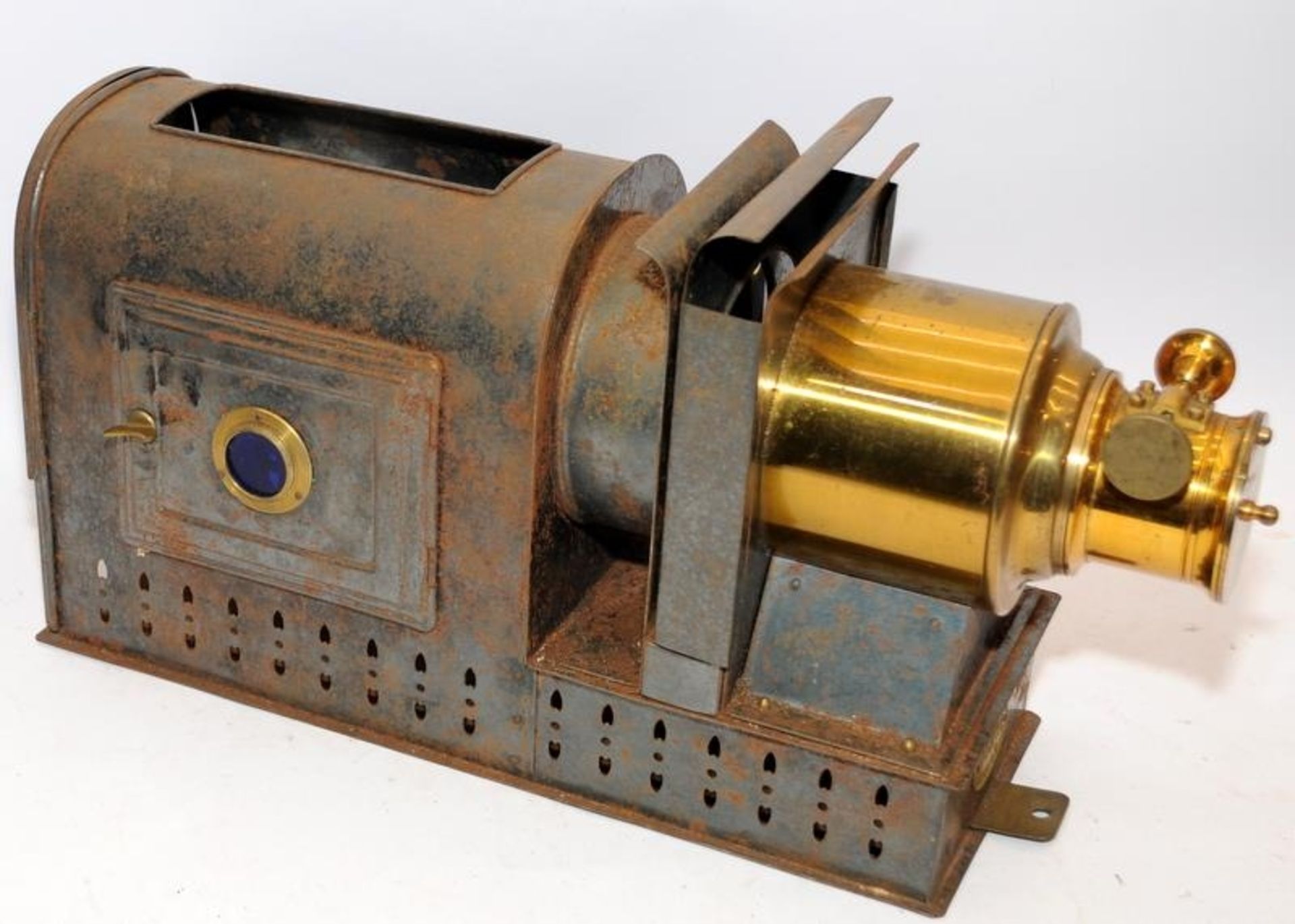 Antique Magic Lantern by Optimus of London in wooden case, includes original burner - Image 4 of 7