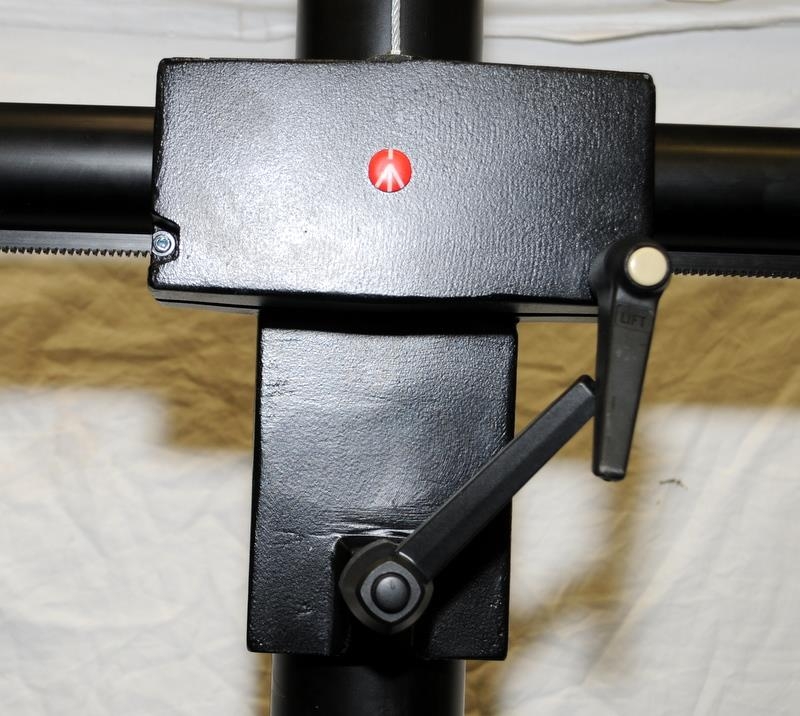 Manfrotto Professional photography studio stand. Sturdy 'T' wheeled base with brake, 8cms diameter - Image 3 of 7