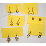 6 pairs 9ct gold earrings (B)