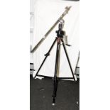 Manfrotto professional quality heavy duty wind up stand. Total extended height approx 2.5m. Model