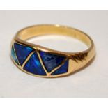 18ct gold ring with blue enamel panels size N. 3.5g