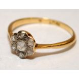 Vintage 18ct gold diamond daisy ring size O 1/2. 2g
