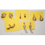5 pairs 9ct gold earrings (B)
