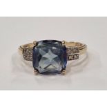 Tanzanite and diamond 9ct gold ring Size p.