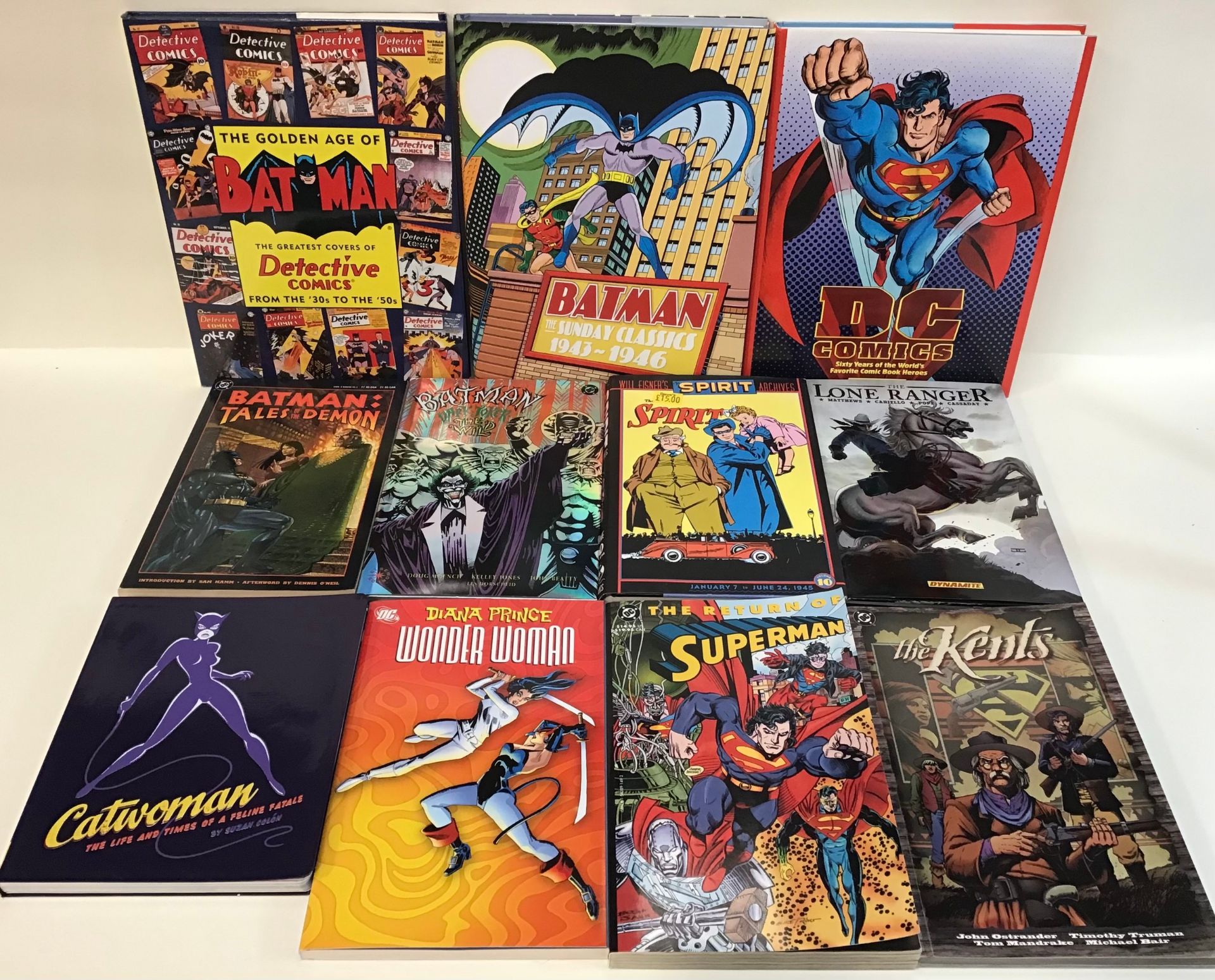 Collection of hard and soft back books relating to comic book heroes. Found in Excellent conditions. - Image 2 of 2