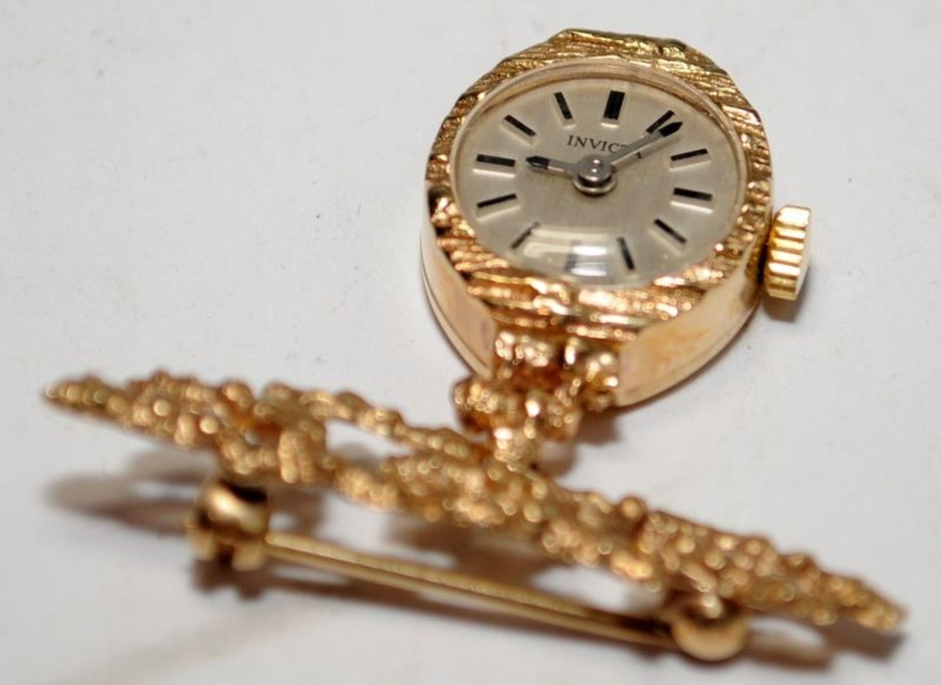 9ct gold brooch watch by Invicta. Watch winds and runs - Image 2 of 4