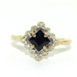 A 9ct Gold Ladies Diamond & Sapphire Cluster Ring. 3.1g. Size N