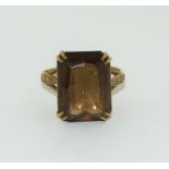 A 9ct Gold Ladies Smoky Quartz Cocktail Ring. 4.5g. Size Q
