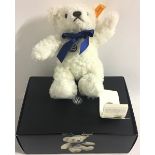 Steiff Teddybear from 2010 model 992407 complete with certificate, tag etc. this is a limited