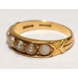 Vintage 18ct gold seed pearl dress ring size M. 3.3g