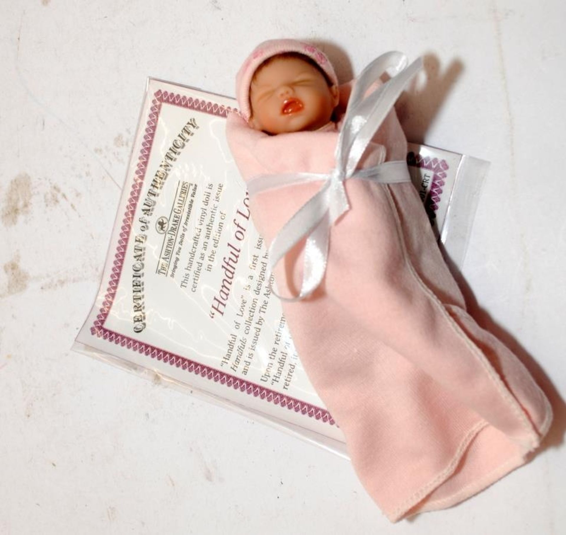 4 x Ashton Drake miniature Newborn vinyl dolls, Handful of Beauty, Handful of Peace, Handful of - Image 2 of 6