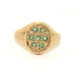 9ct gold Emerald seal shape ring size U