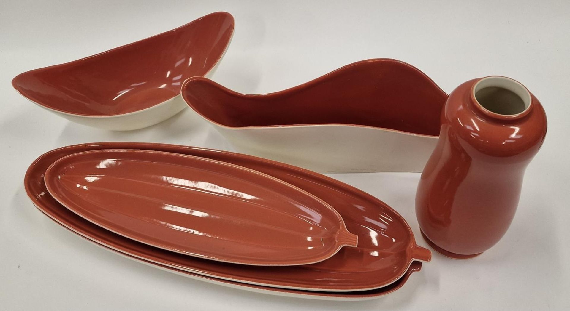 Poole Pottery Twintone collection in the rarer "Red Indian" colourway to include 699 peanut vase and - Image 2 of 4