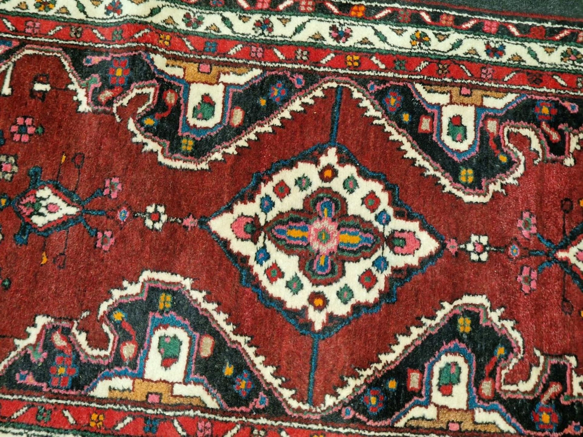 Vintage Mehreben patterned carpet runner on red ground 303x86cm. - Image 3 of 5