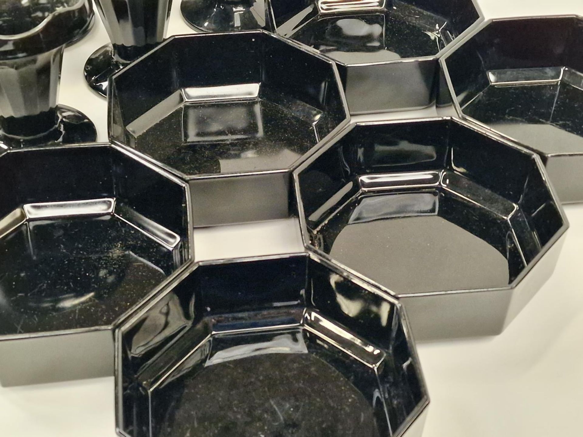 Arcopal/Arcoroc collection of Jet Black glassware to include clamshell plates, sundae dishes and - Image 3 of 4