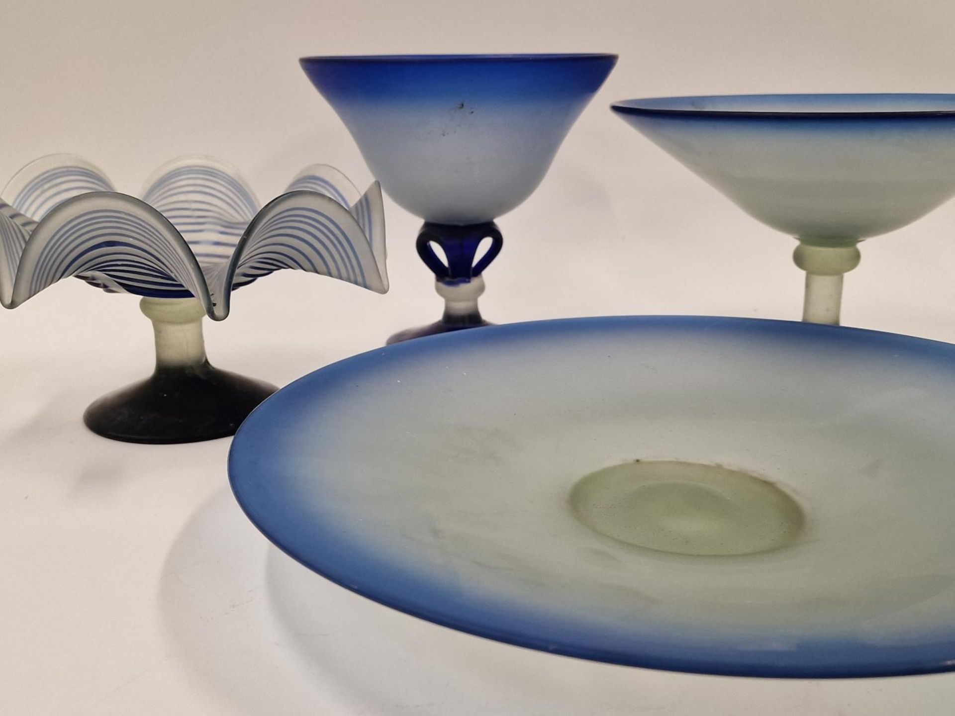 4 pieces of blue frosted glass including a wave bowl - Image 3 of 3