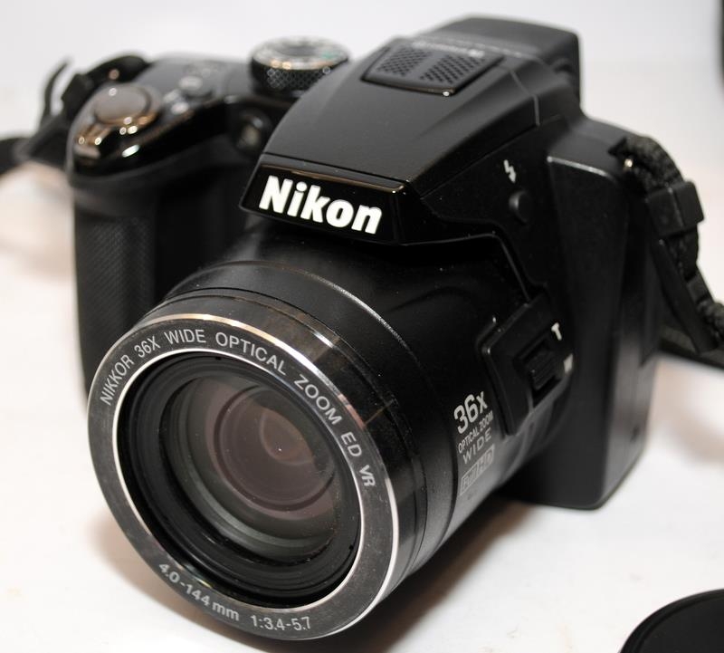 Nikon Coolpix P500 12.1MP superzoom digital camera, c/w user guide, 2 x battery, mains charger cable - Image 2 of 3
