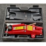 Master Mecanic 2 ton hydraulic trolley jack in case.