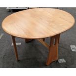 Ercol Windsor contemporary gate leg dining table 73x122x107cm fully extended, 73x107x21cm when