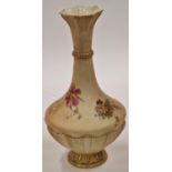 Edwardian Royal Worcester Blush pattern 1538 vase 28cm tall 15cm wide base 7.5cm
