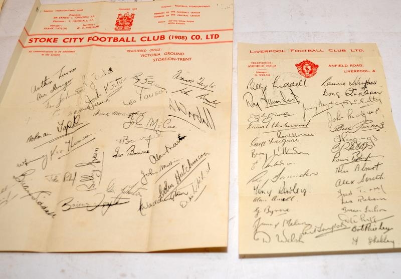 Collection of vintage football club printed autograph sheets, mostly dating from mid 1950's. These - Image 5 of 6