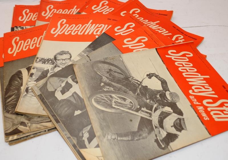 Large collection of Speedway periodicals, mostly dating from 1969 to 1971. Includes Speedway Star, - Image 4 of 5