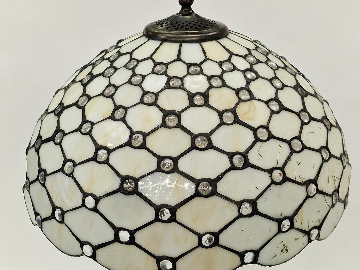 Tiffany style table lamp with matching shade 63cm tall. - Bild 3 aus 3