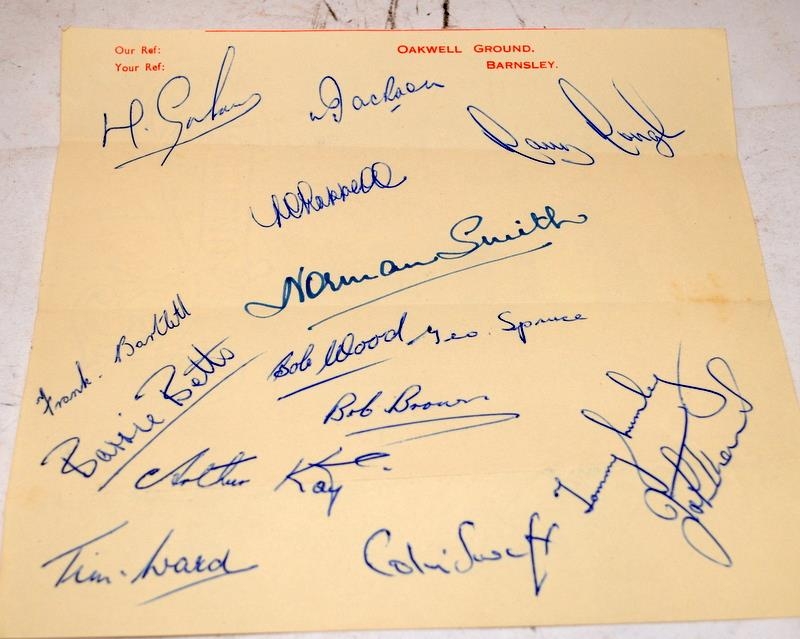 Collection of vintage football club printed autograph sheets, mostly dating from mid 1950's. These - Image 6 of 6