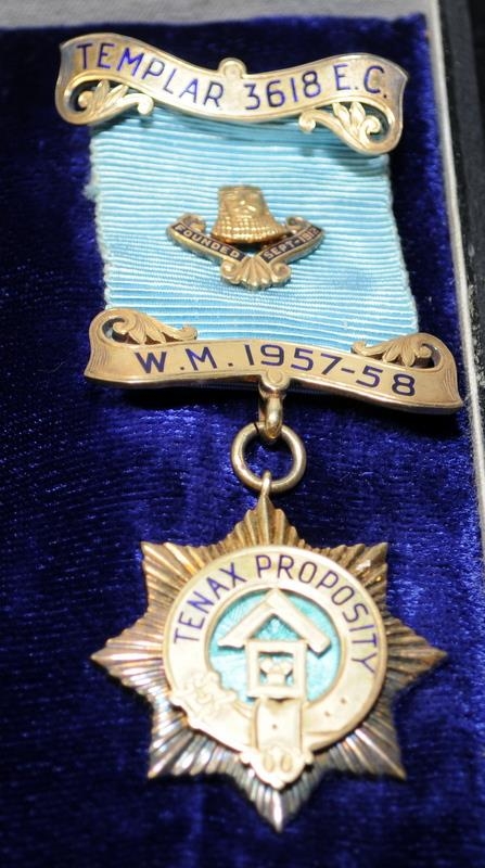 Vintage Masonic jewel in original box