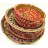 Quantity of Straw gilded bowls