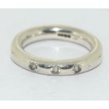 A Heavy 925 silver and three stone ring, Size M 1/2, 5.9g