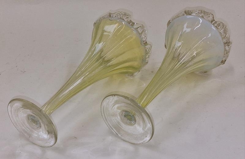 Pair of Victorian vaseline uranium glass trumpet vases 22.5cms tall - Image 3 of 3