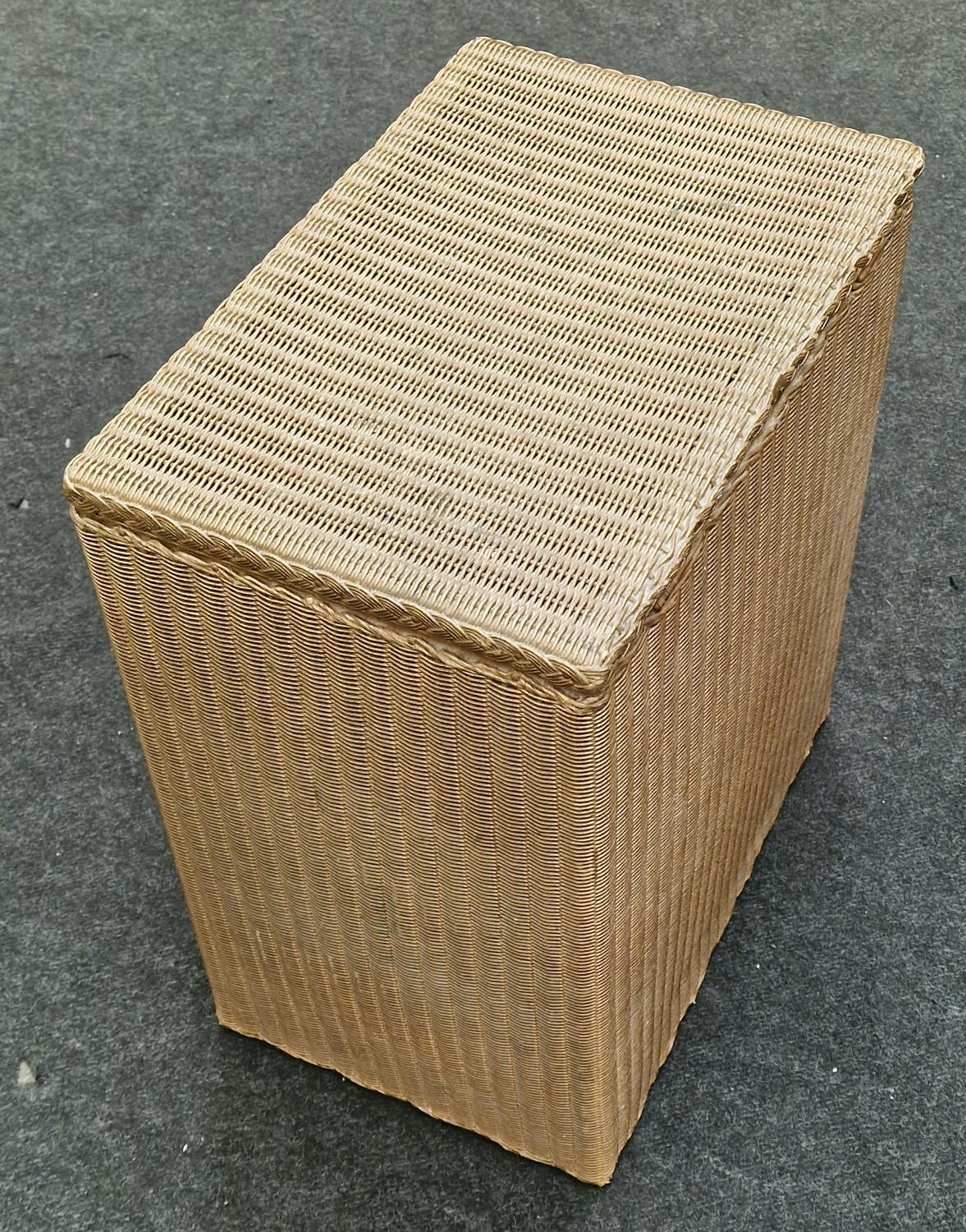 Lloyd Loom "Lusty" vintage lidded laundry basket 54x46x31cm. - Image 2 of 4