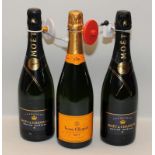 3 mixed bottles of Champagne Moet, Moet and Veuve Clicquot ref 97, 98,99