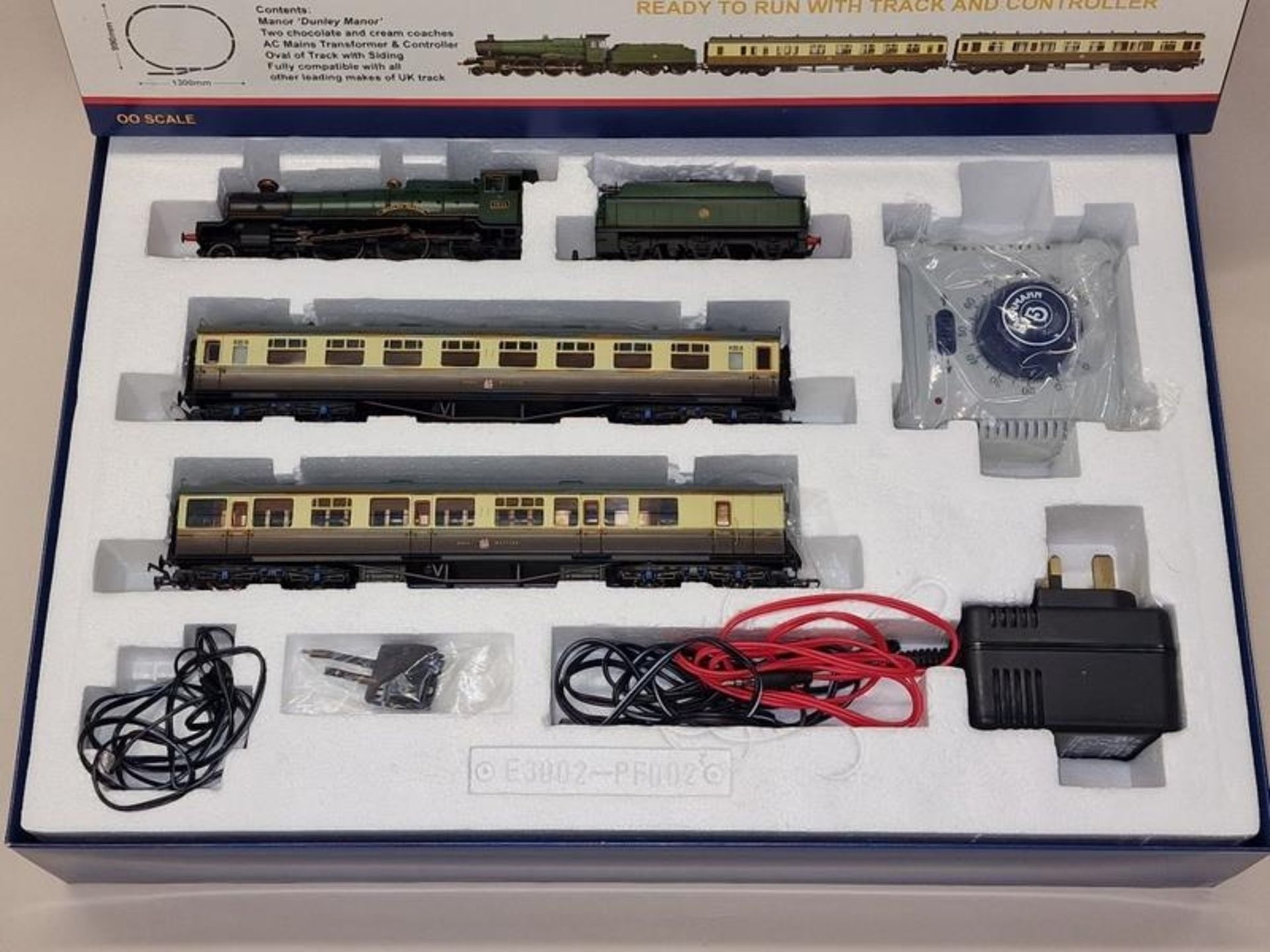 Bachmann OO Gauge Cambrian Coast Express electric train set boxed in unused condition. - Image 2 of 3