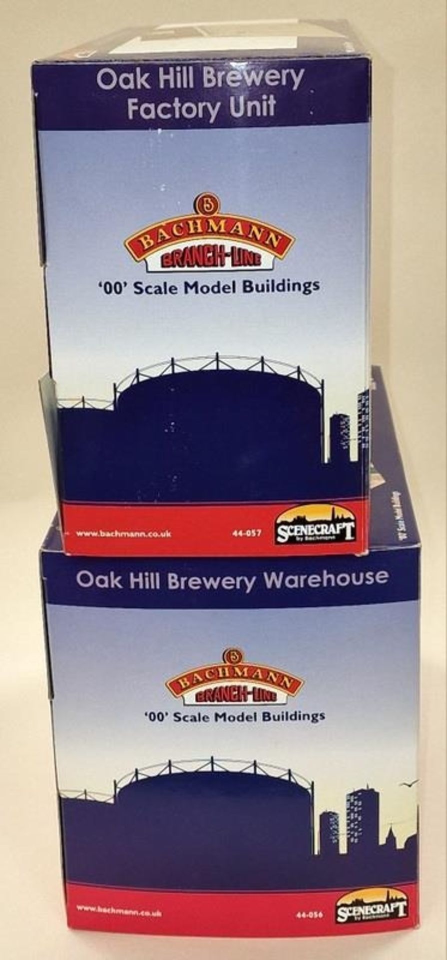 Bachmann Branch-Line OO Gauge building group to include Oak Hill Brewery Factory Unit and Oak Hill - Image 3 of 3