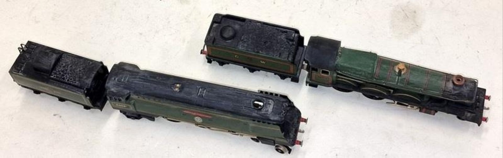 Two OO gauge locomotives and tenders to include British Railways Winston Churchill 34051 and Devizes - Image 2 of 4