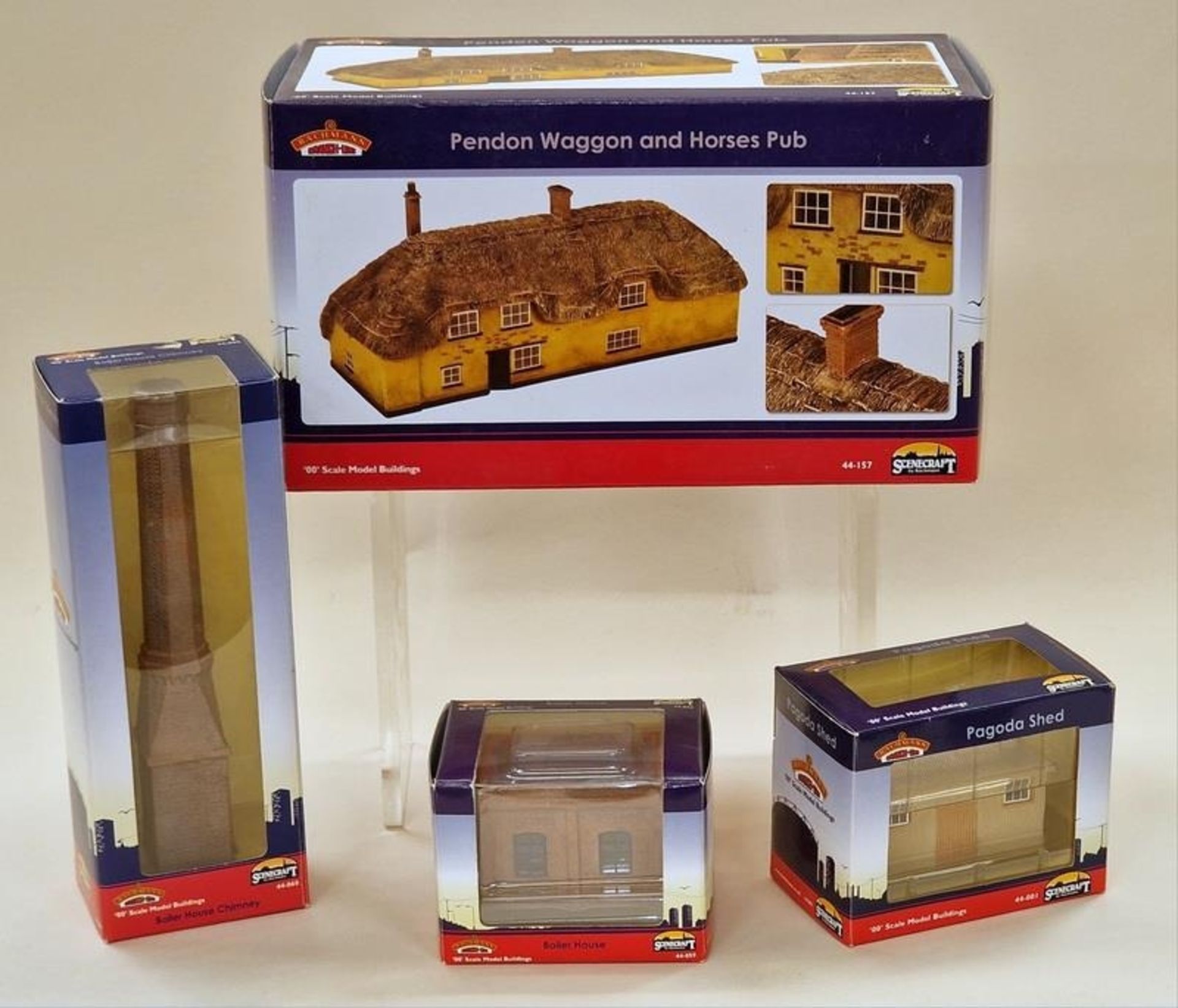 Bachmann Branch-Line OO Gauge collection of model buildings to include Pendon Waggon and Horses Pub,