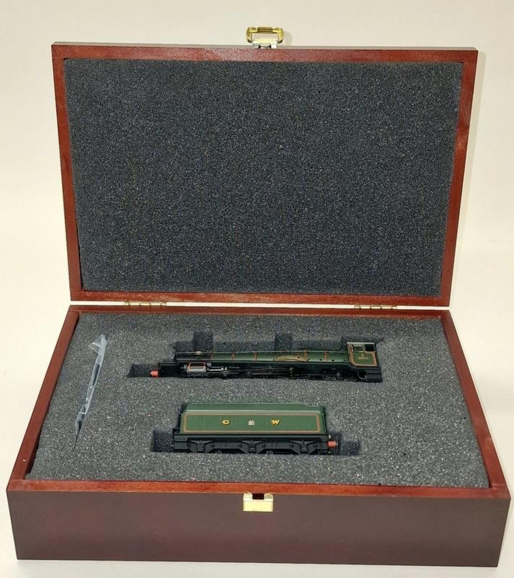 Bachmann Branch-Line OO Gauge 6960 Raveningham Hall Limited Edition Locomotive 0938/2000 boxed in